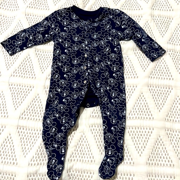 Disney pjs for baby girl or baby boy 6-9m